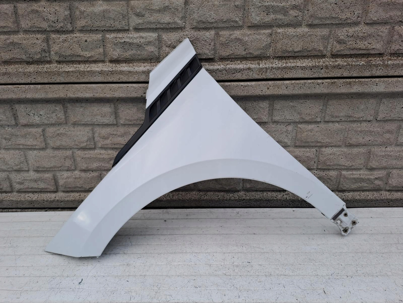 Aripa fata stanga Skoda Enyaq 2021