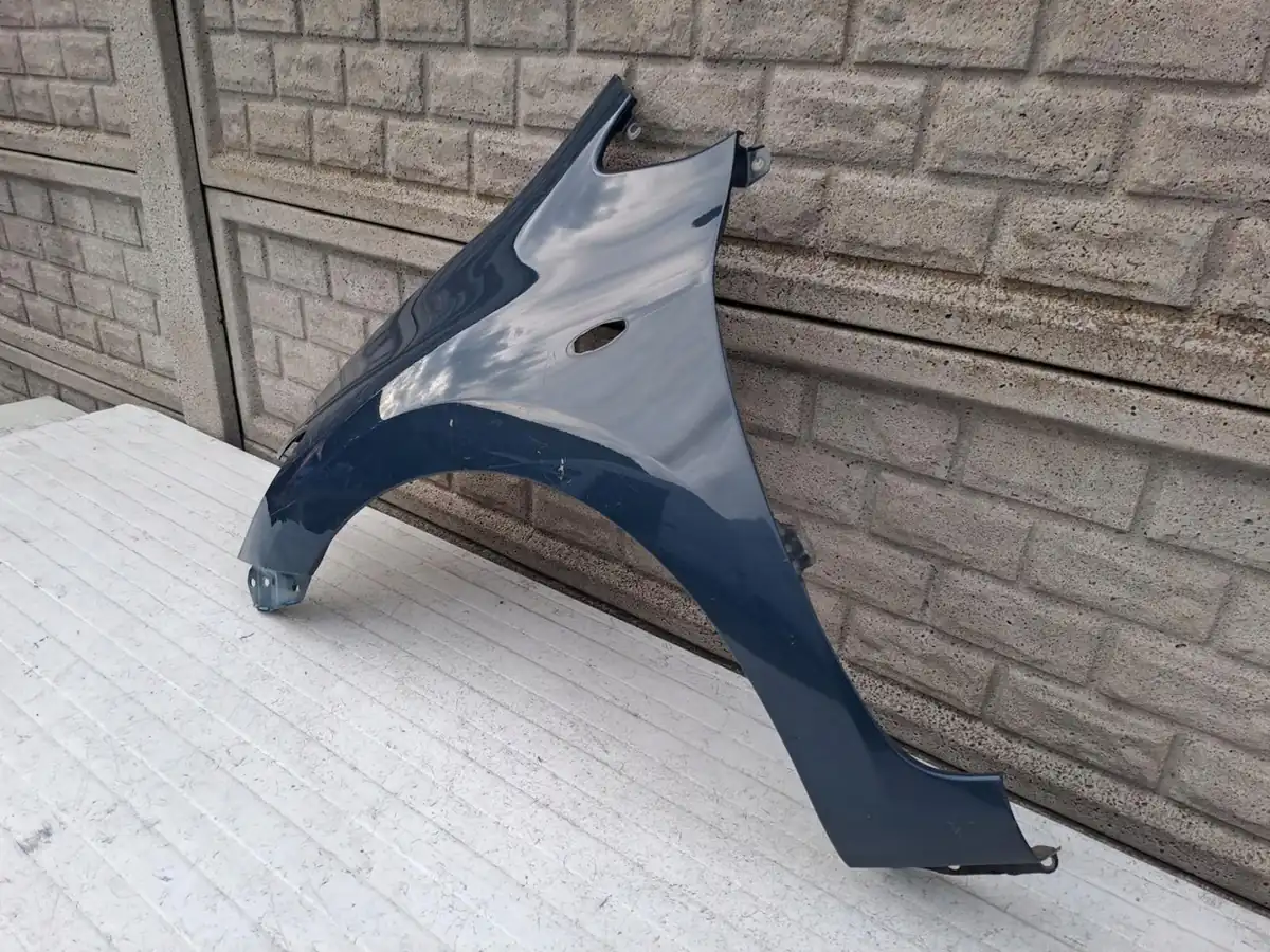 Aripa fata stanga Toyota Auris 1 I 06 10