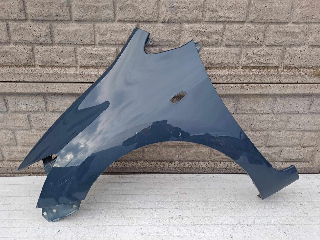 Aripa fata stanga Toyota Auris 1 I 06 10