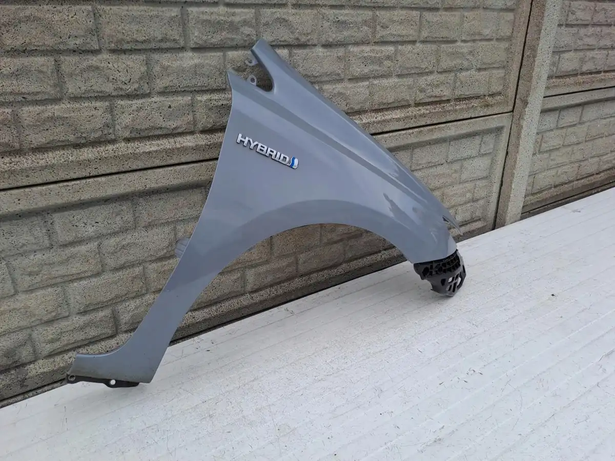 Aripa fata dreapta Toyota Auris 13 21