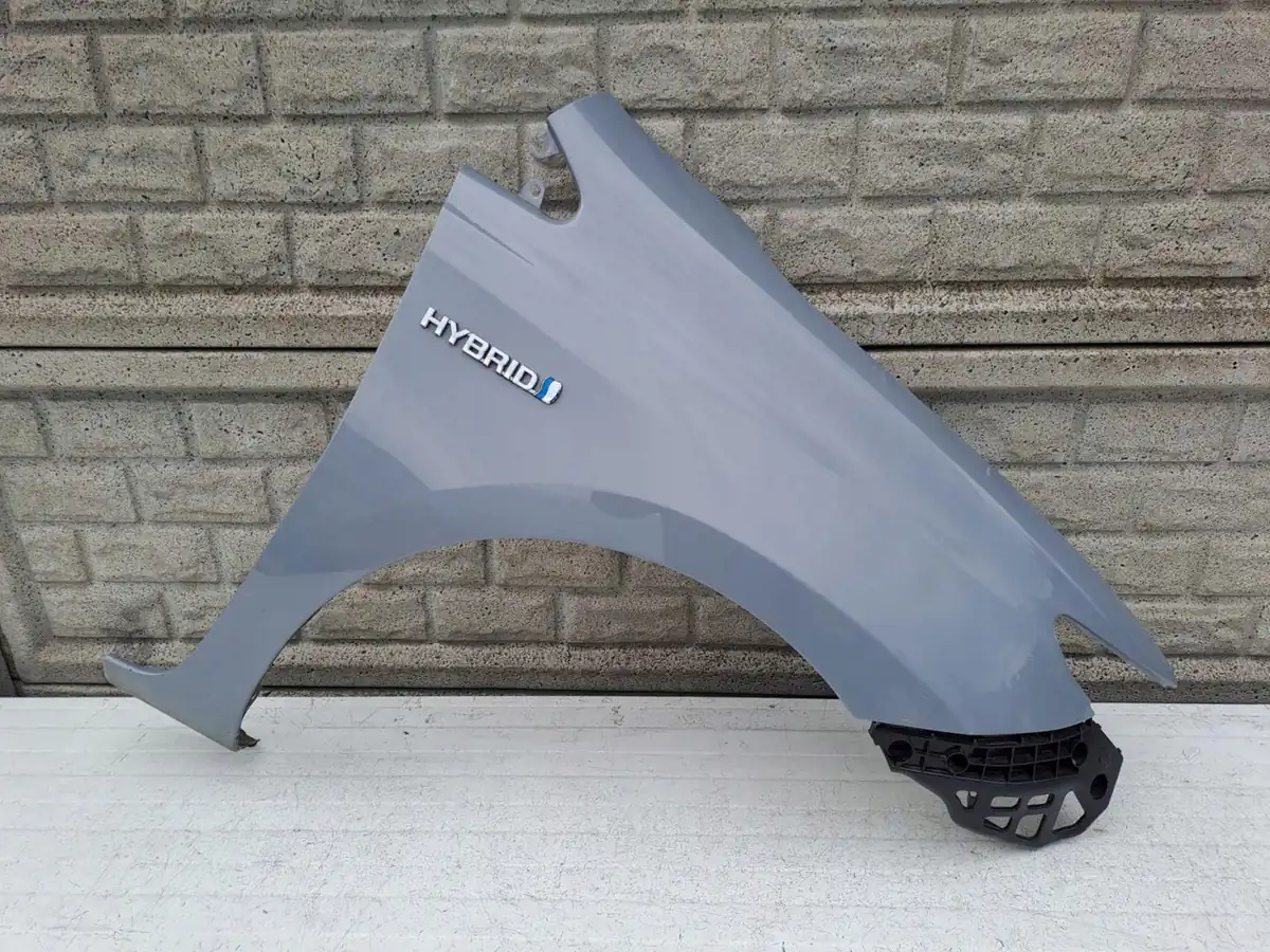 Aripa fata dreapta Toyota Auris 13 21