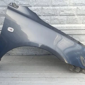 Aripa fata dreapta Toyota Avensis T25 2003 2006