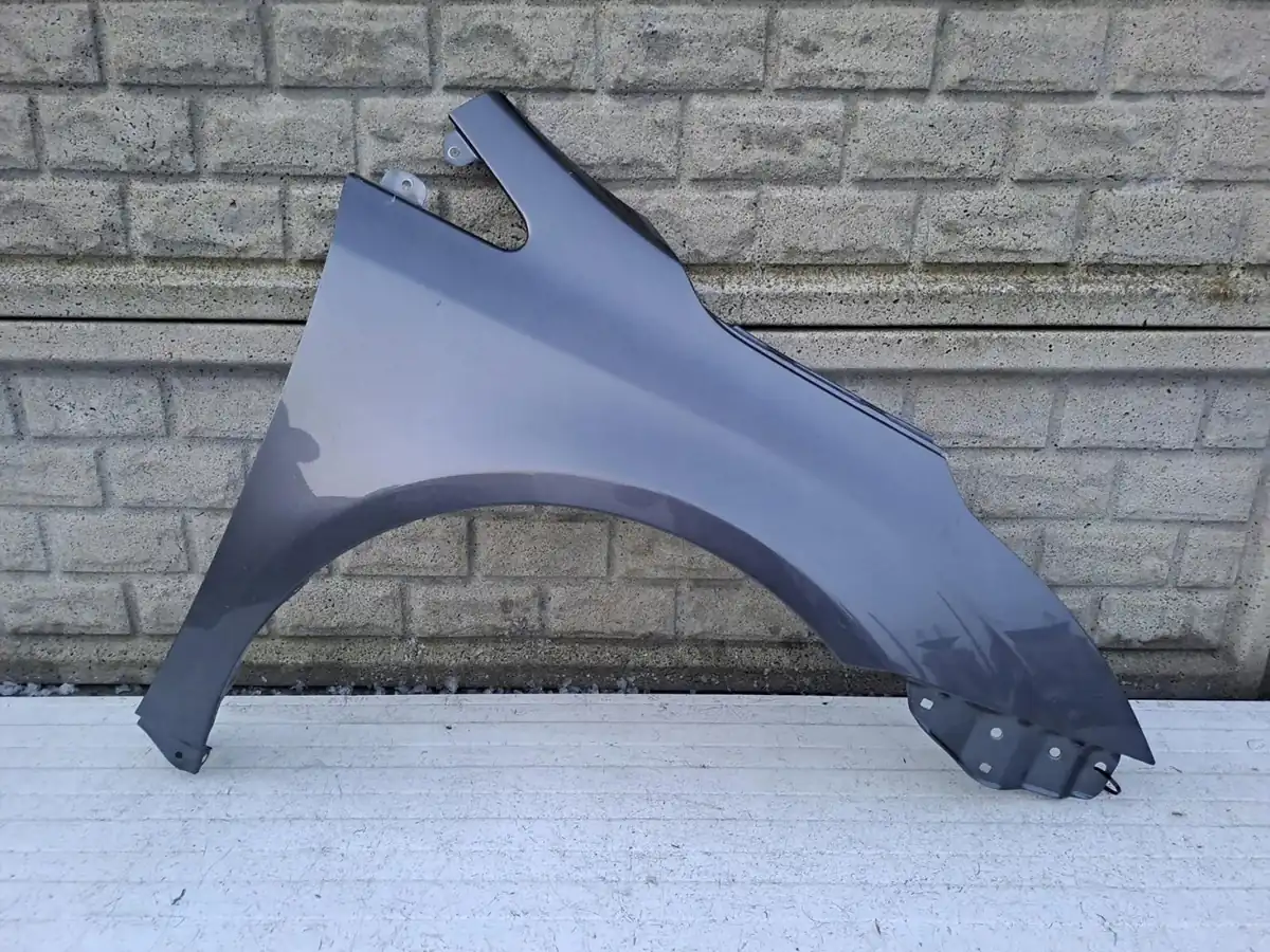 Aripa fata dreapta Toyota Avensis T27 09 15