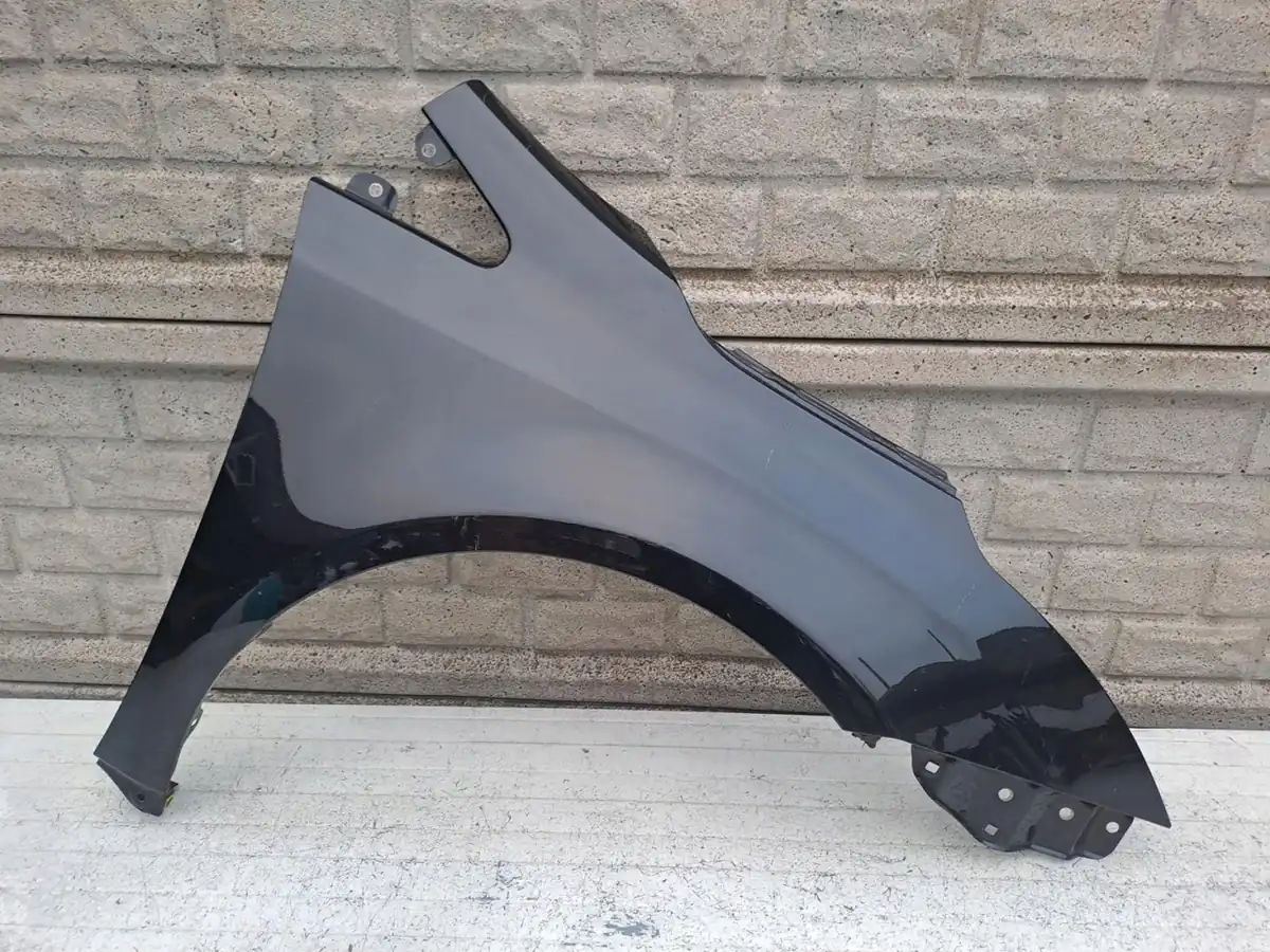 Aripa fata dreapta Toyota Avensis T27 09 15