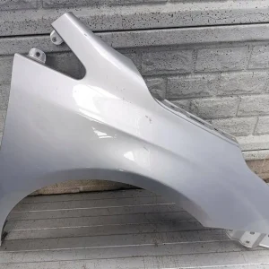 Aripa fata dreapta Toyota Avensis T27 09 15