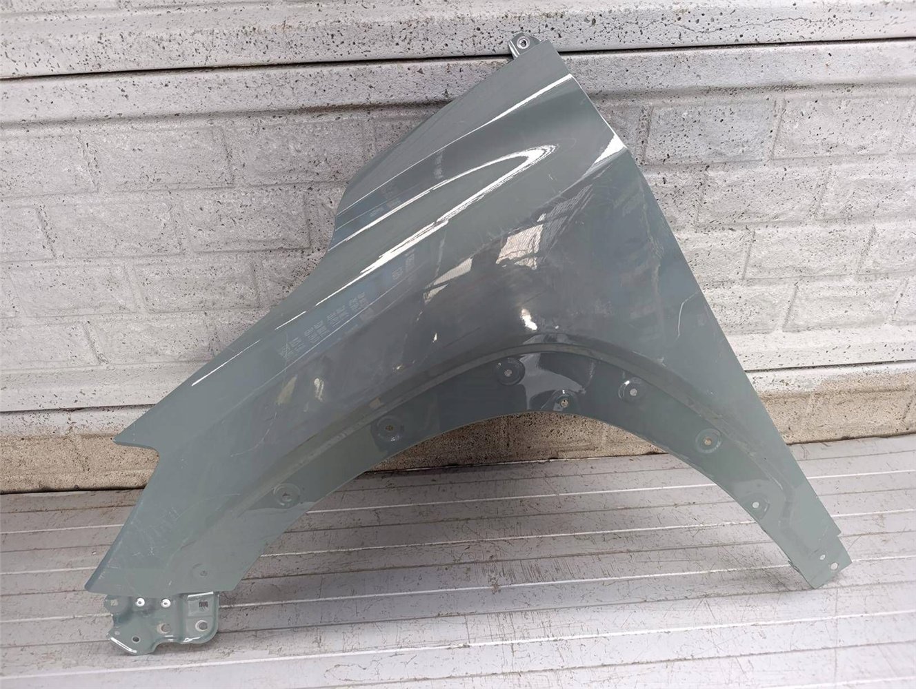 Aripa fata stanga Toyota Corolla Cross 2020 2025