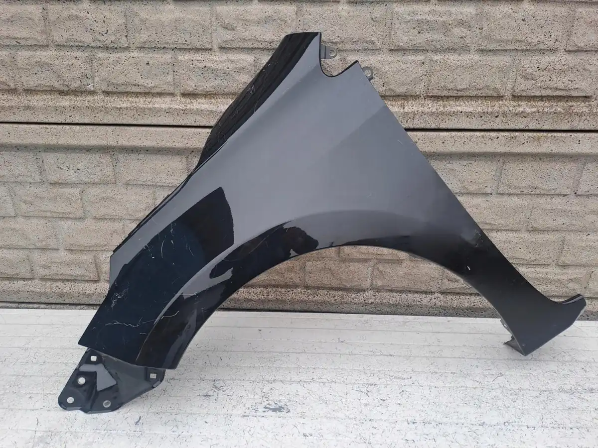 Aripa fata stanga Toyota Corolla E16 2012 2019