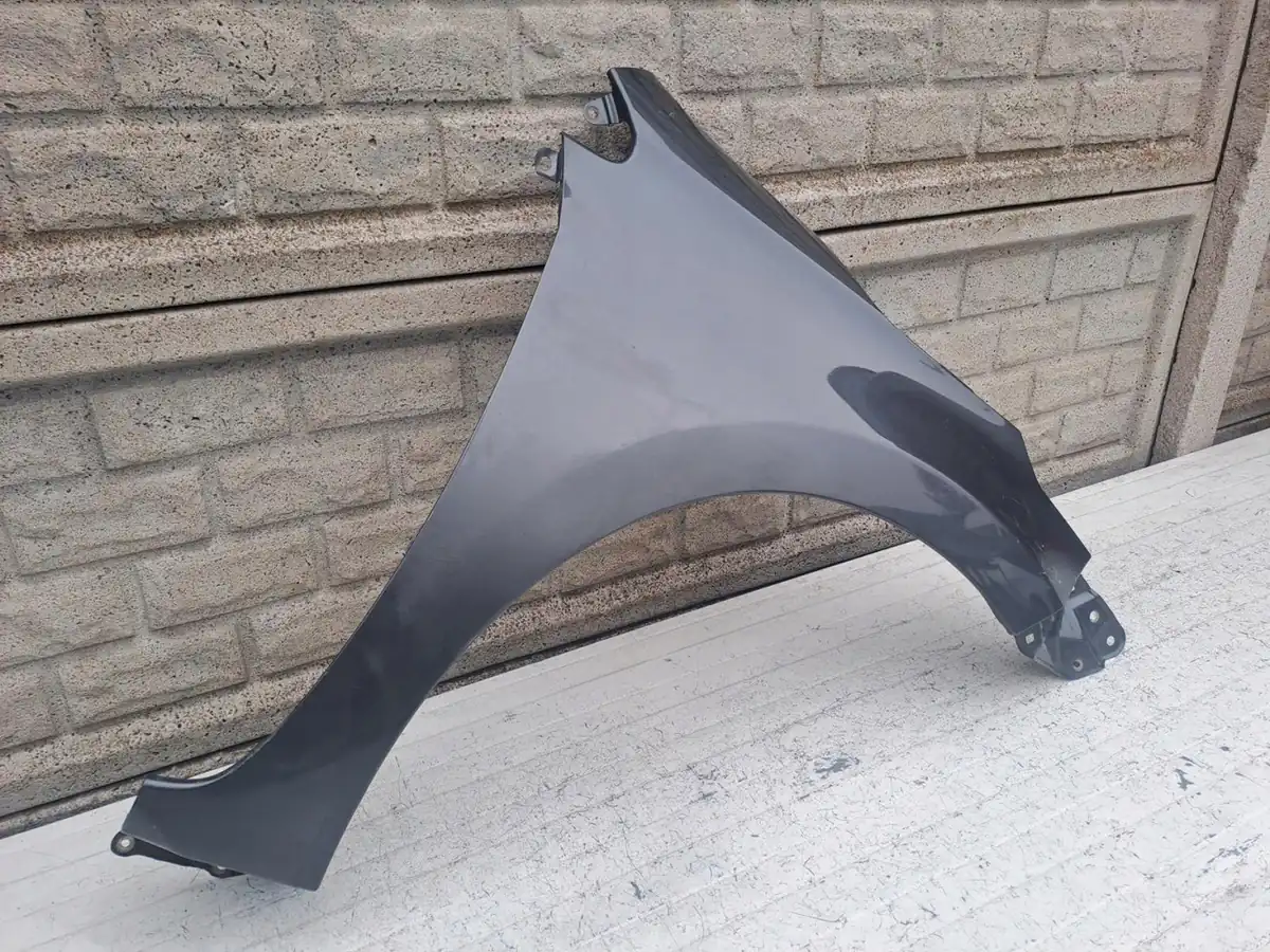 Aripa fata dreapta Toyota Corolla E16