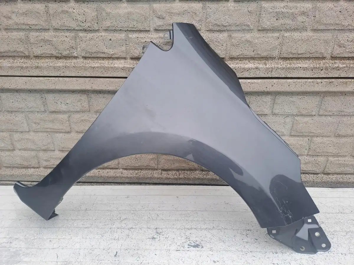 Aripa fata dreapta Toyota Corolla E16
