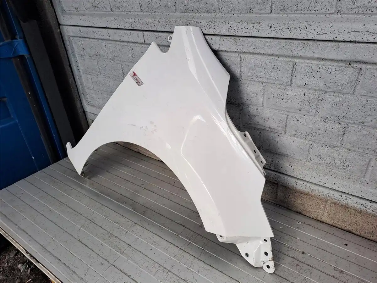 Aripa fata dreapta Toyota Corolla E16