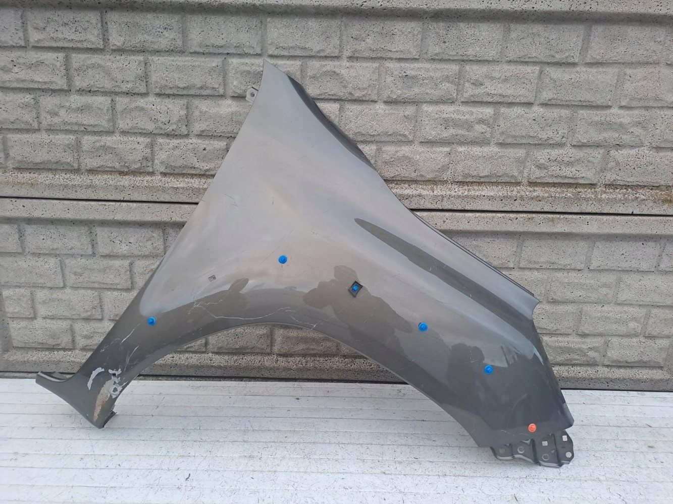 Aripa fata dreapta Toyota Hilux 15