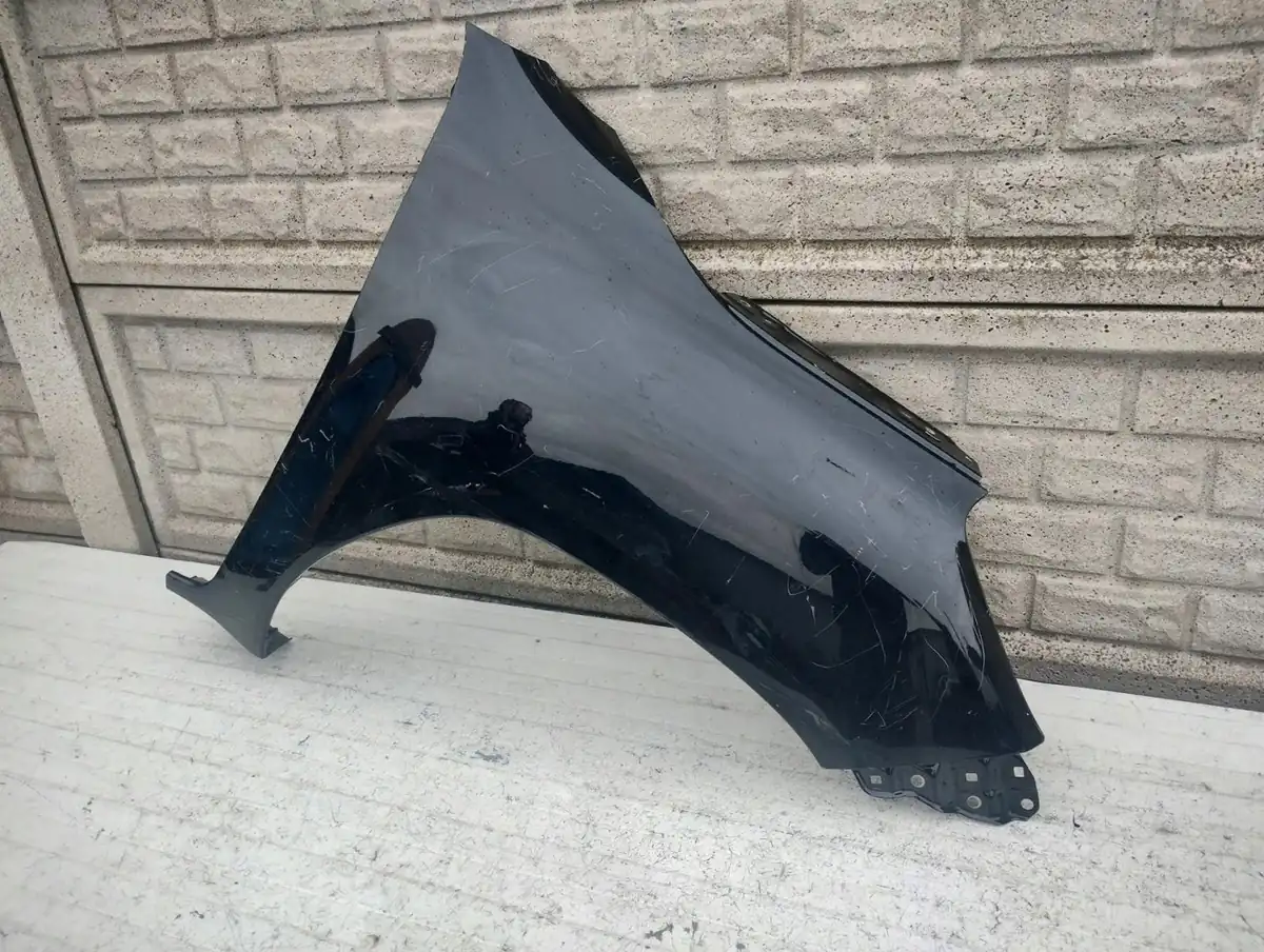 Aripa fata dreapta Toyota Hilux 15