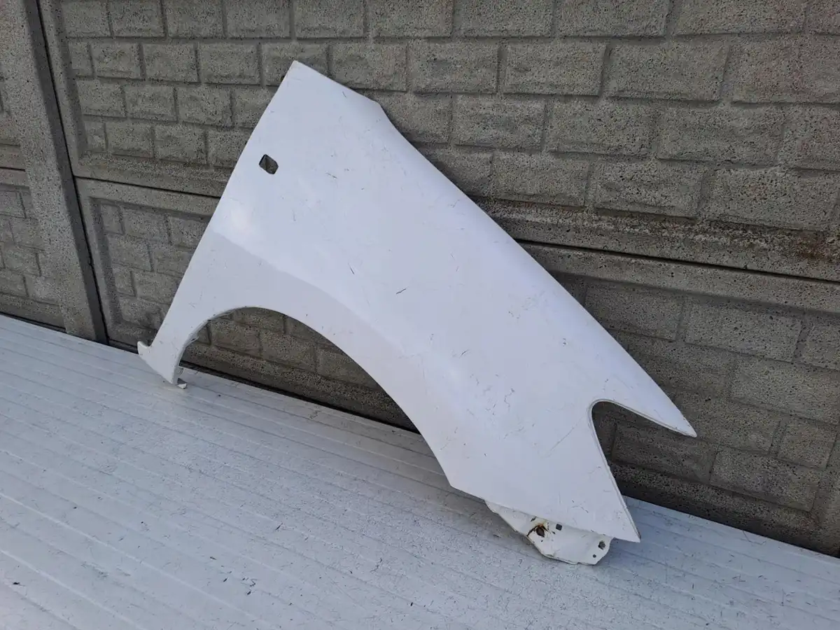 Aripa fata dreapta Toyota Hilux 2005 2012