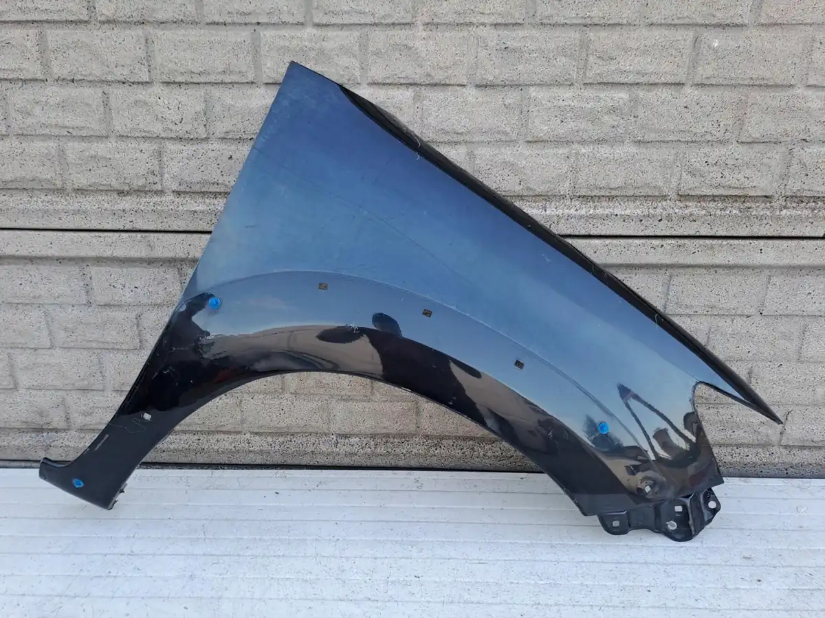 Aripa fata dreapta Toyota Hilux Lift 2012 2015