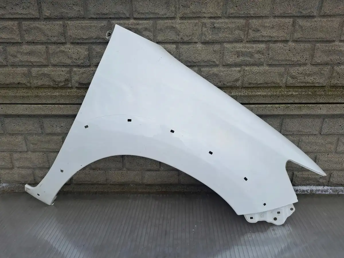 Aripa fata dreapta Toyota Hilux Lift 2012 2015