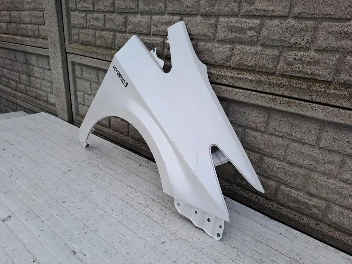 Aripa fata dreapta Toyota Prius 09 16