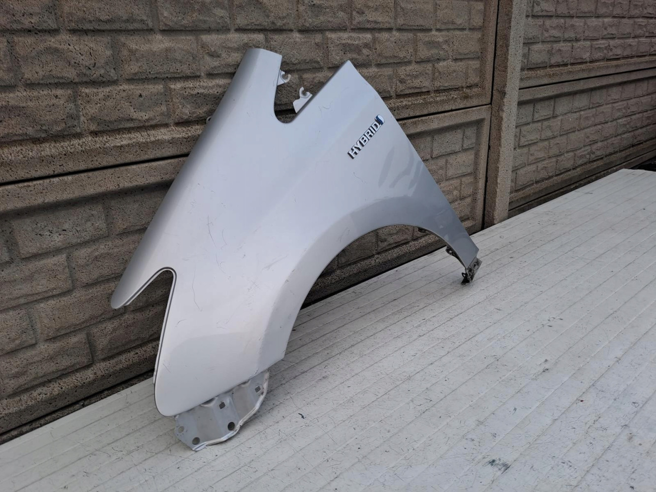 Aripa fata stanga Toyota Prius Plus - Image 2