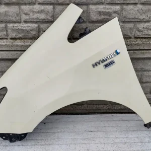 Aripa fata stanga Toyota Prius Plus