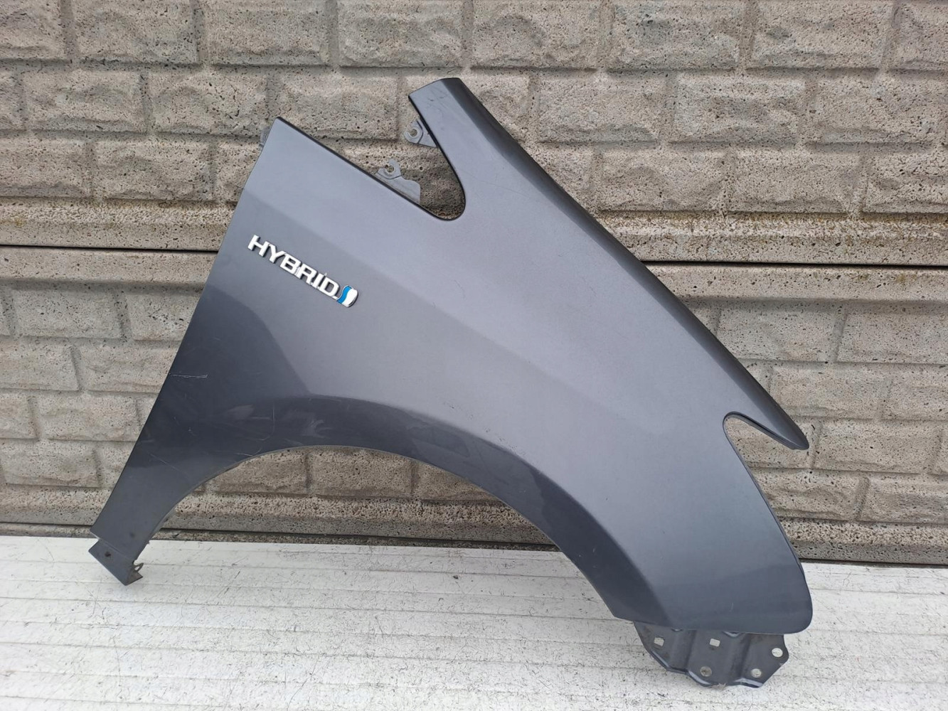 Aripa fata dreapta Toyota Prius Plus
