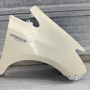Aripa fata dreapta Toyota Prius Plus