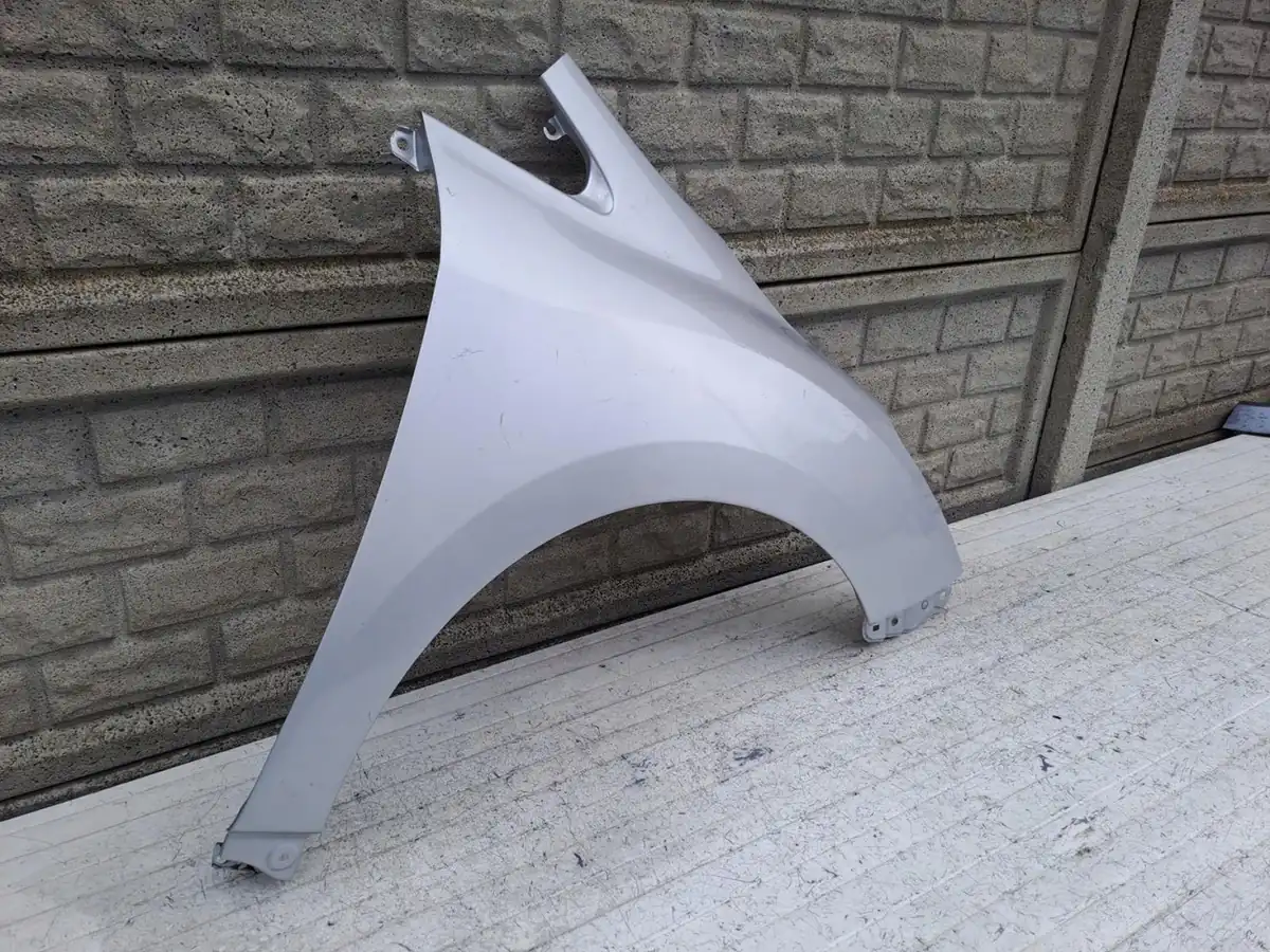 Aripa fata dreapta Toyota Verso Lift