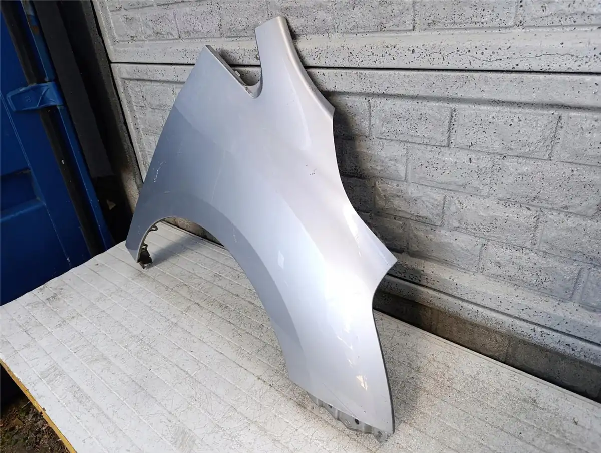 Aripa fata dreapta Toyota Verso Lift