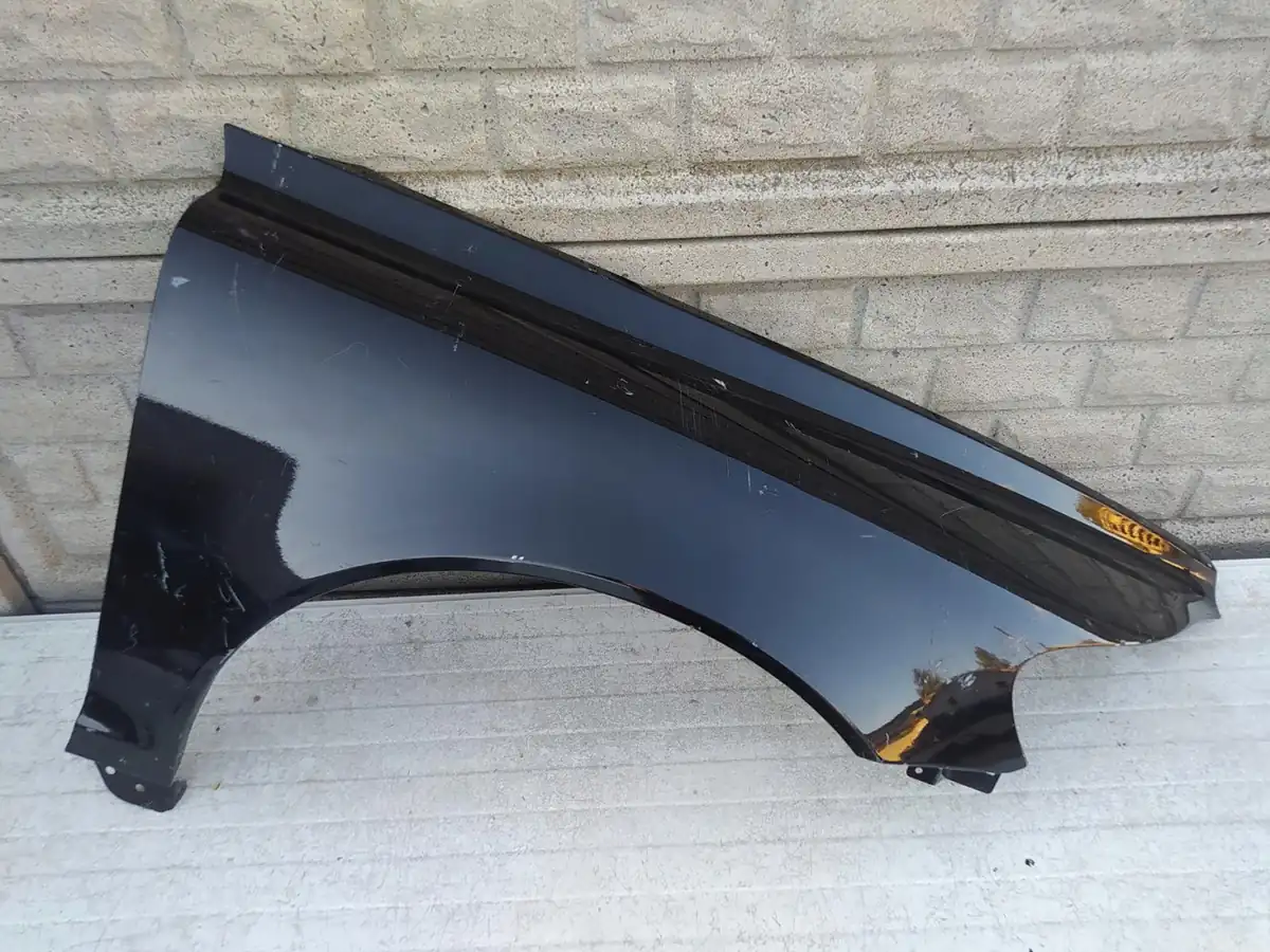Aripa fata dreapta Volvo C70 2005