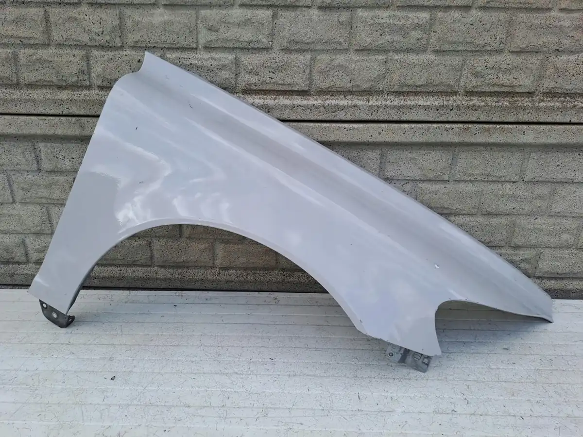 Aripa fata dreapta Volvo C70 2005