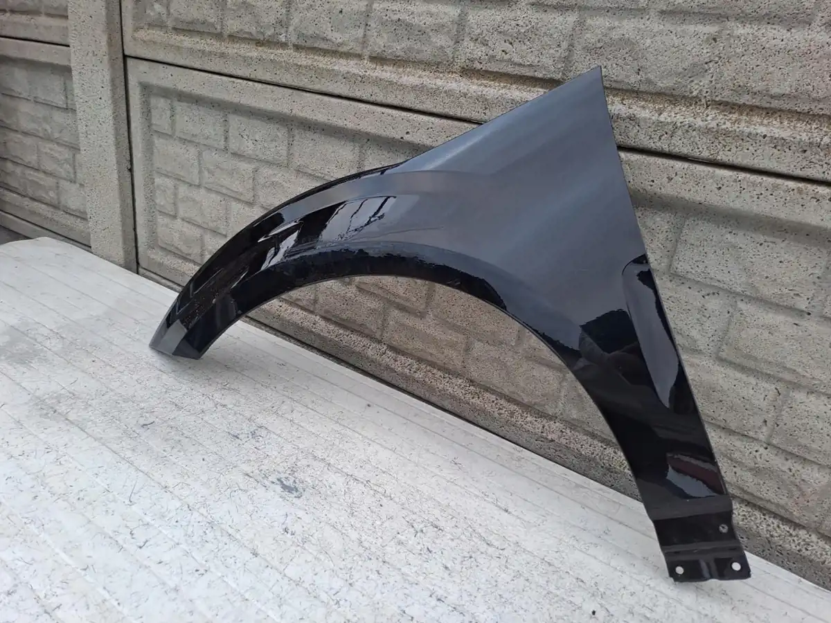 Aripa fata stanga Volvo Ex30 2023