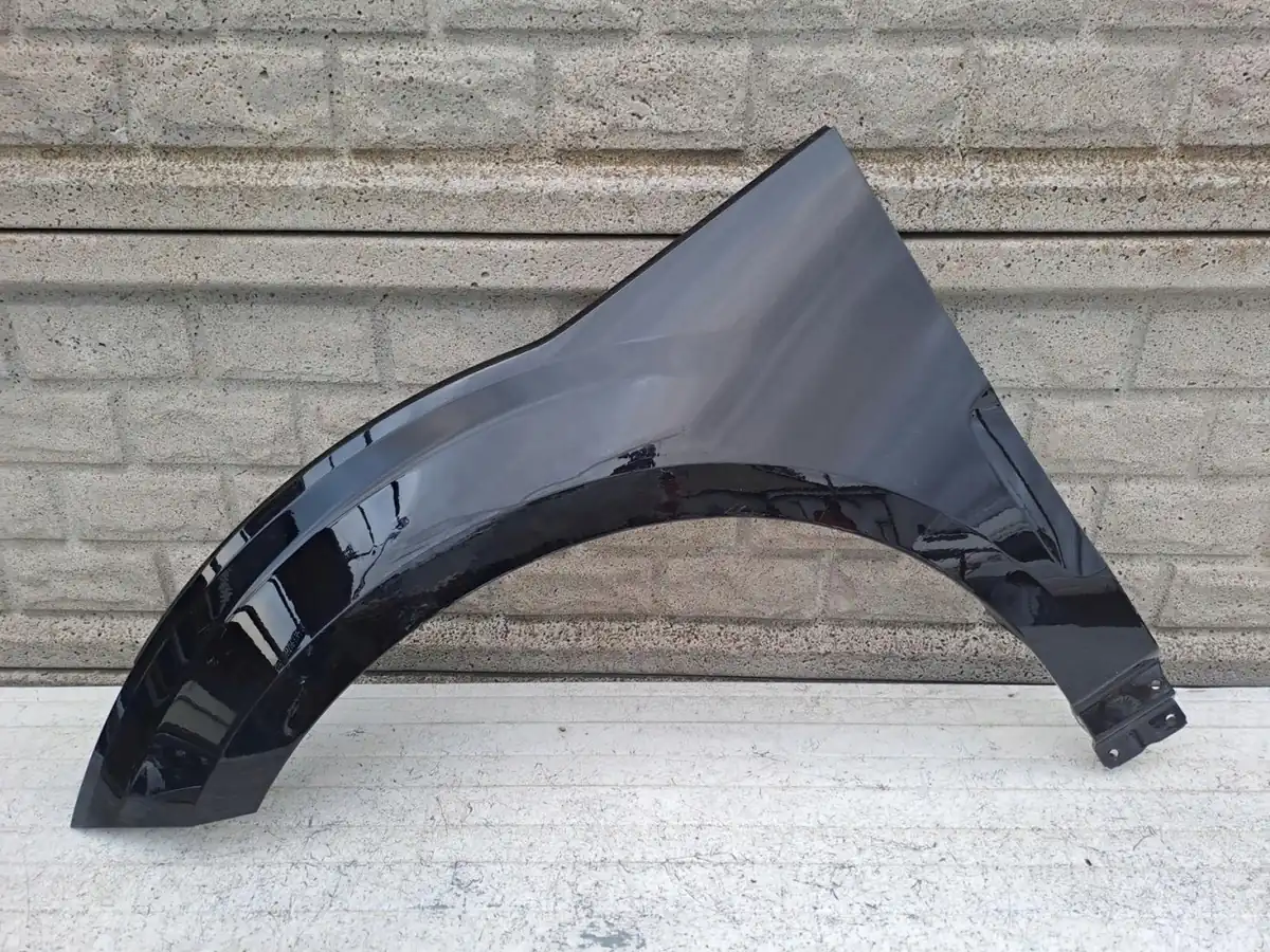 Aripa fata stanga Volvo Ex30 2023