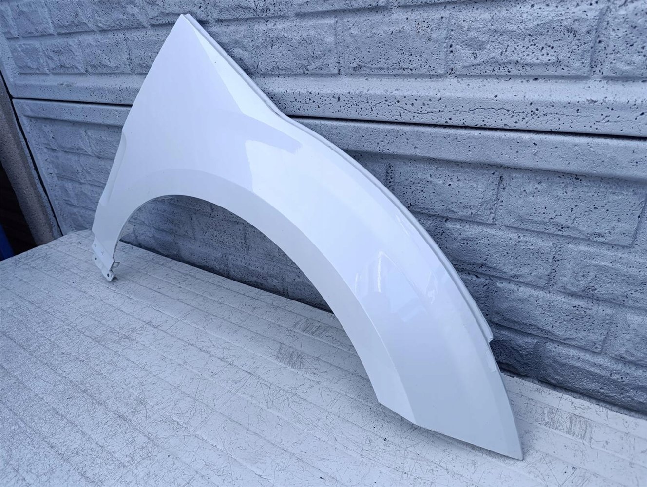 Aripa fata dreapta Volvo Ex30 2023 - Image 2