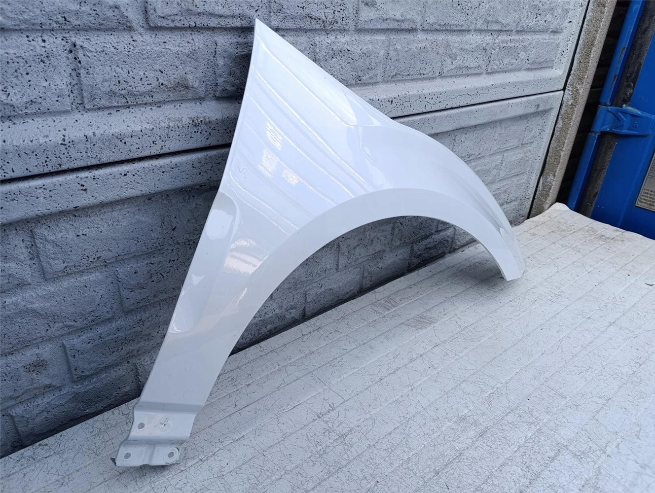 Aripa fata dreapta Volvo Ex30 2023 - Image 3
