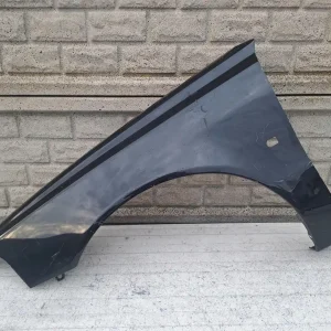 Aripa fata stanga Volvo V40 Lift 00 04