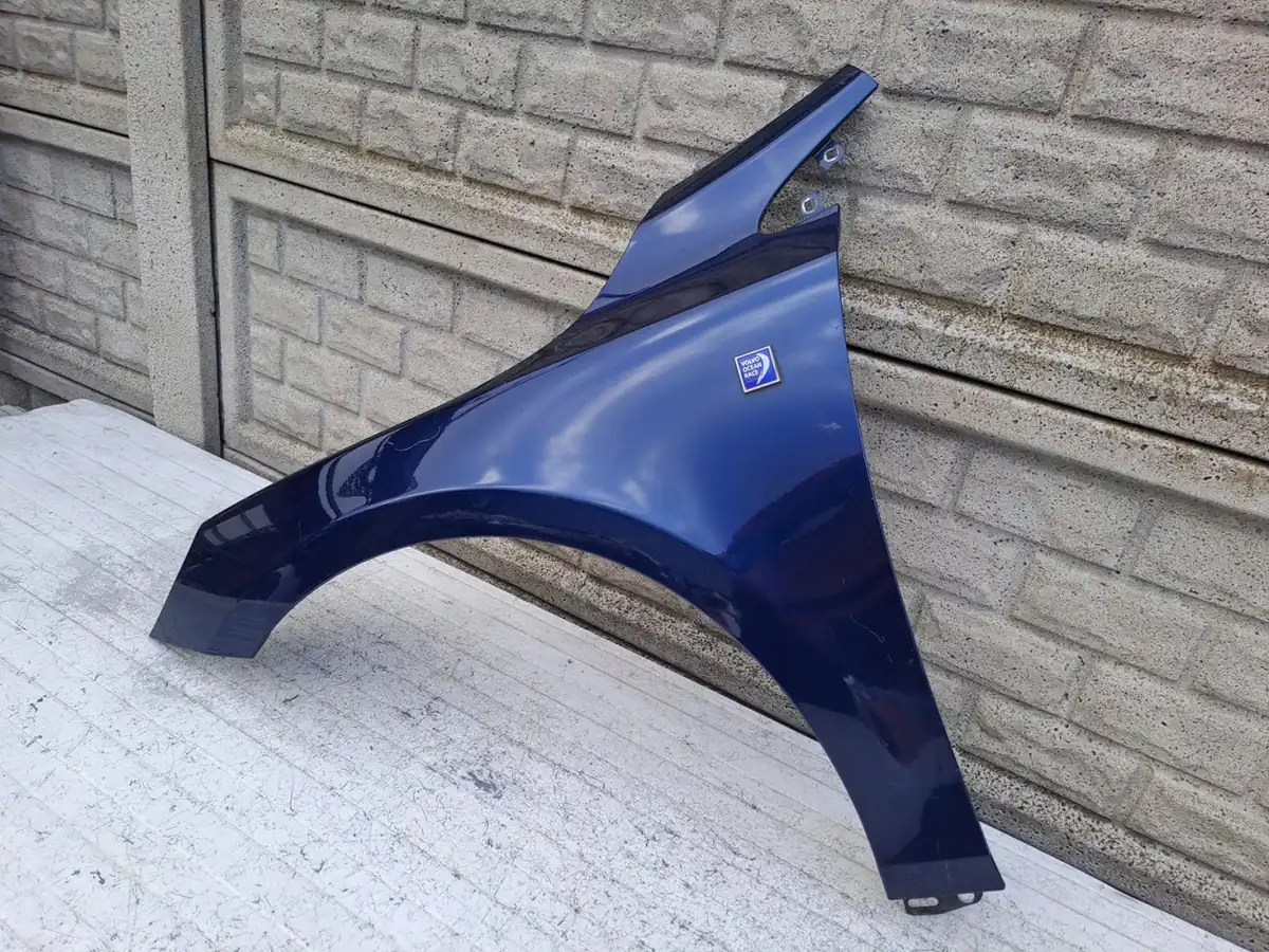 Aripa fata stanga Volvo V40 Xc40 13 18