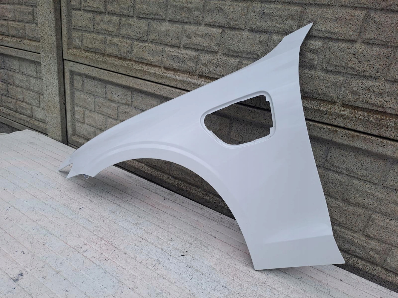 Aripa fata stanga Volvo V60 S60 18 24 Hybrid - Image 3