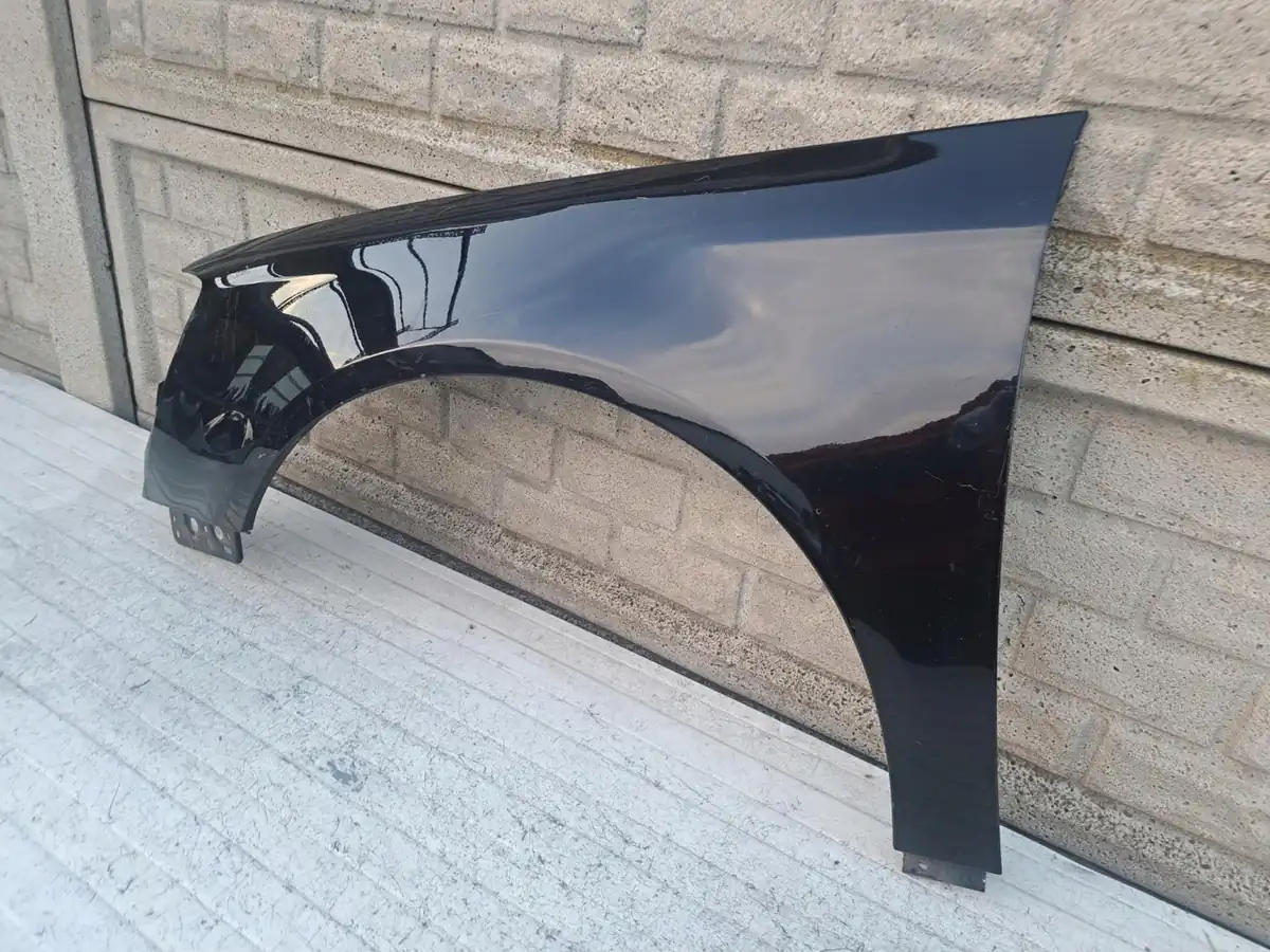 Aripa fata stanga Volkswagen Vw Passat B6 2005 2010