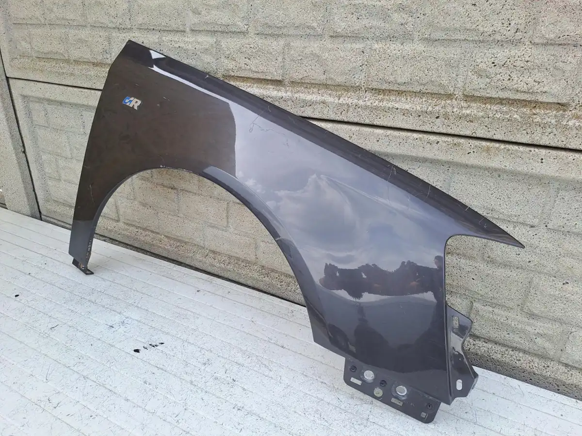Aripa fata dreapta Volkswagen Vw Passat B6 2005 2010