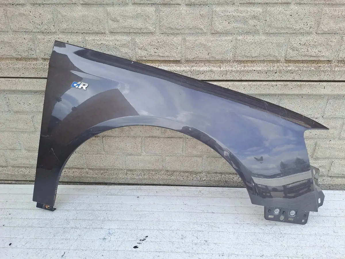 Aripa fata dreapta Volkswagen Vw Passat B6 2005 2010