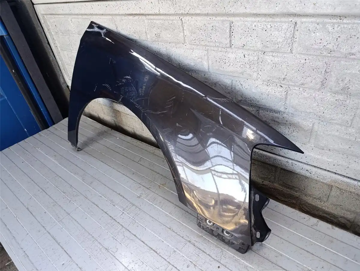 Aripa fata dreapta Volkswagen Vw Passat B6 2005 2010