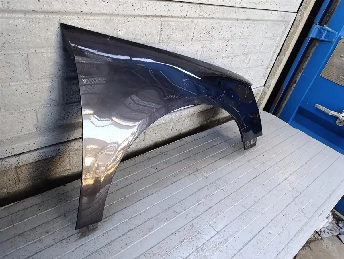 Aripa fata dreapta Volkswagen Vw Passat B6 2005 2010