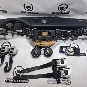 plansa bord porsche macan