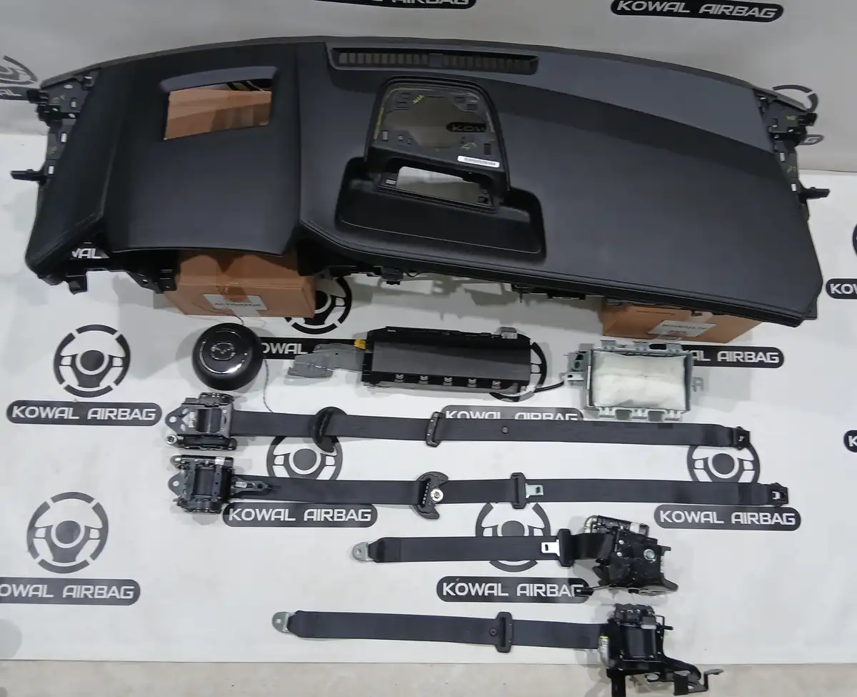 plansa bord mazda cx30