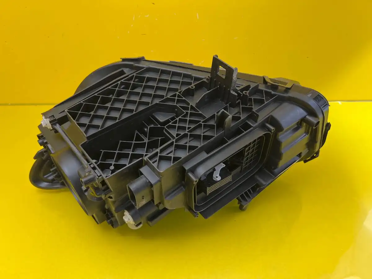 Far Dreapta Mercedes B-Class W247 18- Full LED