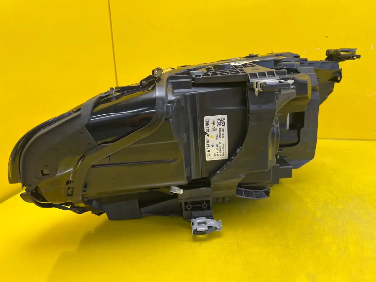 Far Dreapta Mercedes CLA C174 III 25- Multibeam LED