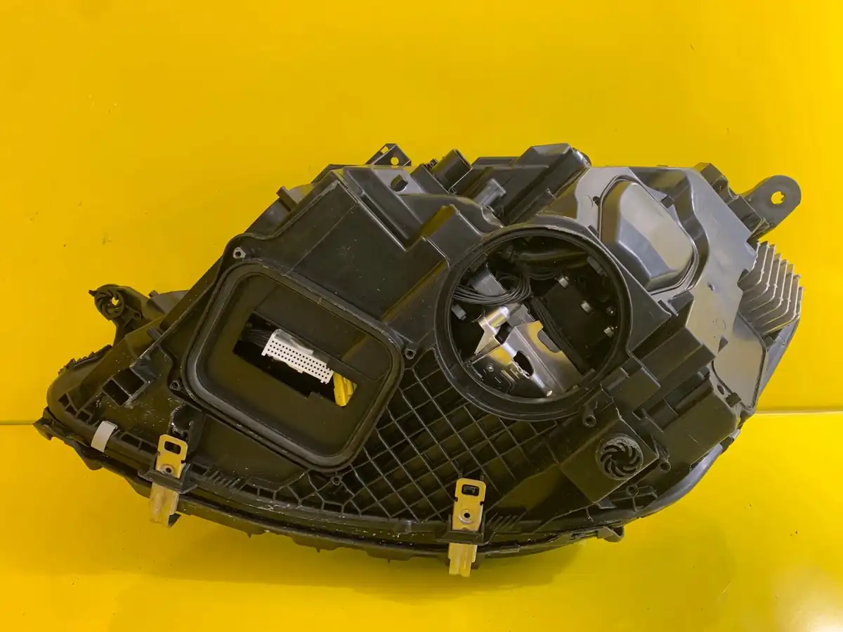 Far Dreapta Mercedes Klasa W222 Lift Multibeam