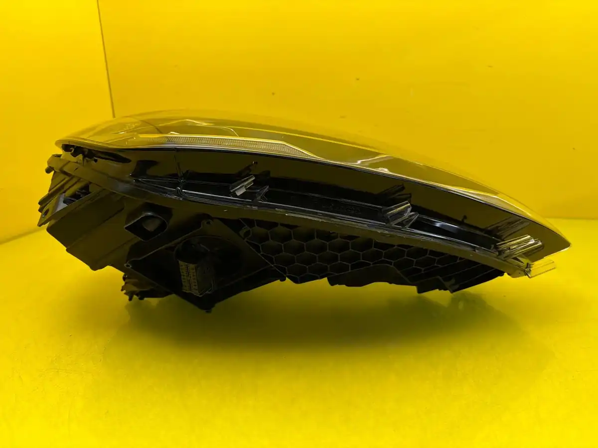 Far Dreapta VW Golf VII Lift Full LED