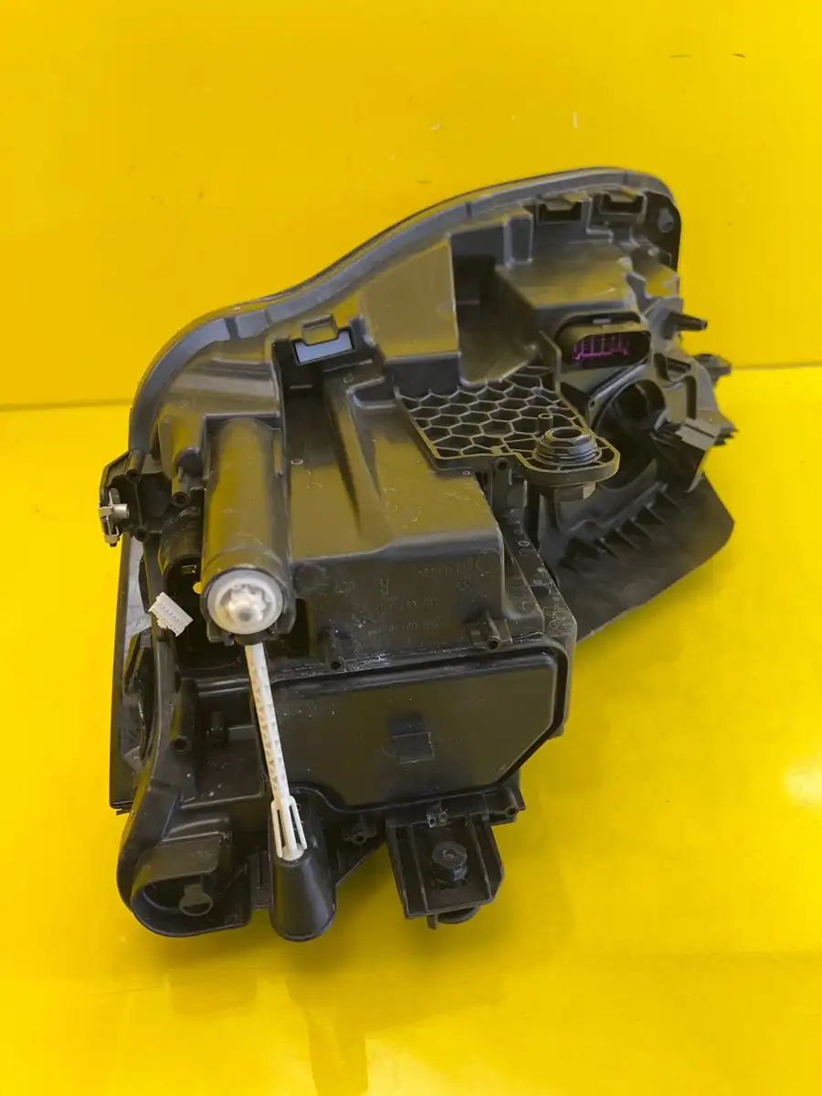 Far Dreapta VW Touareg 3 III 760 Full LED