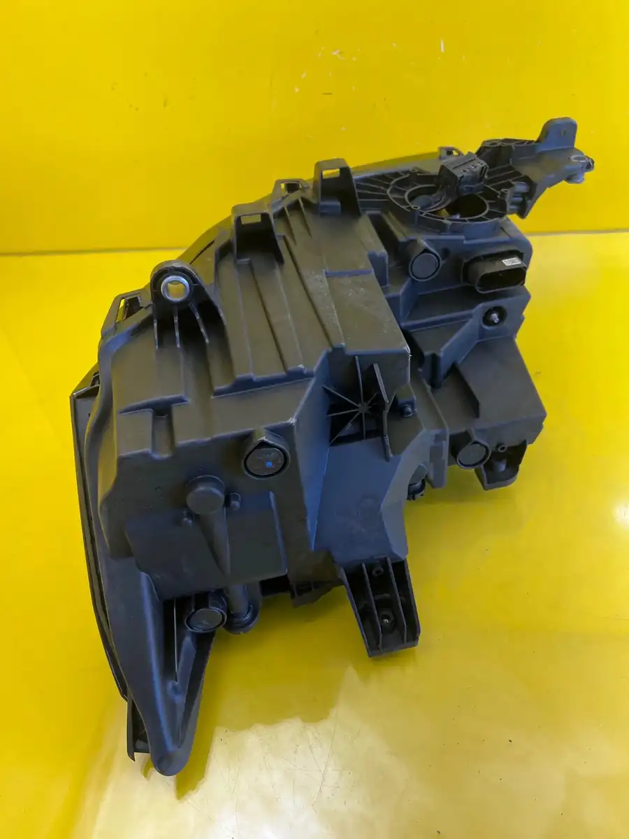 Far Dreapta VW T7 Multivan Full LED