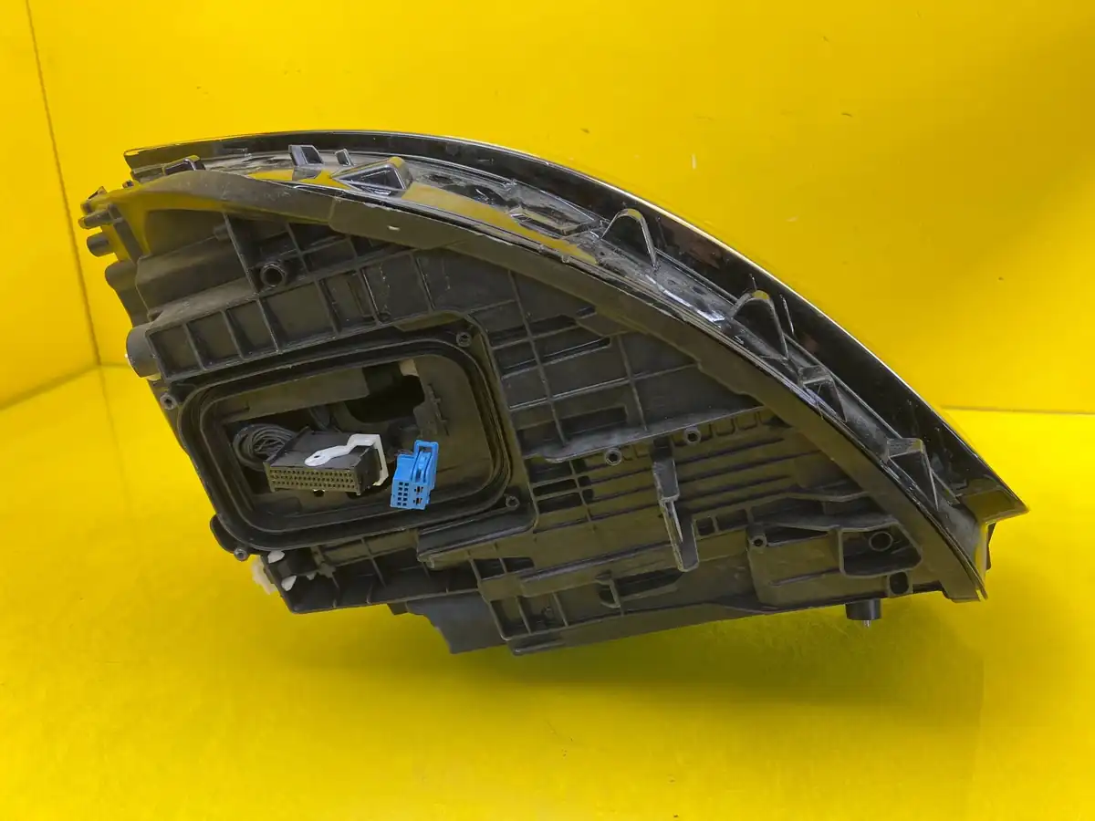 Far Dreapta Mercedes A-Class W177 Lift Full LED