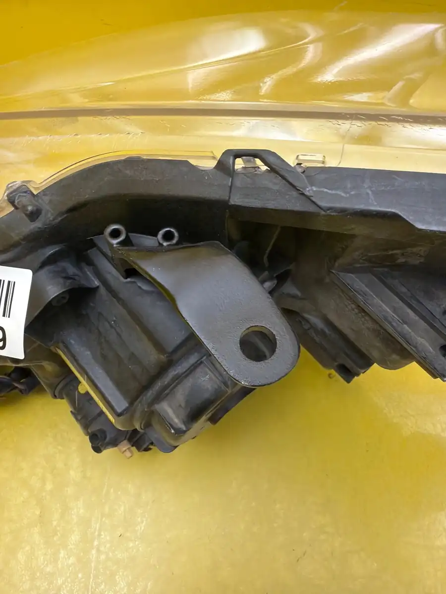 Far Dreapta Xenon Peugeot 4007